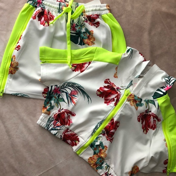 GlamSport Tropical Print Skirt Set - Picture 4 of 8